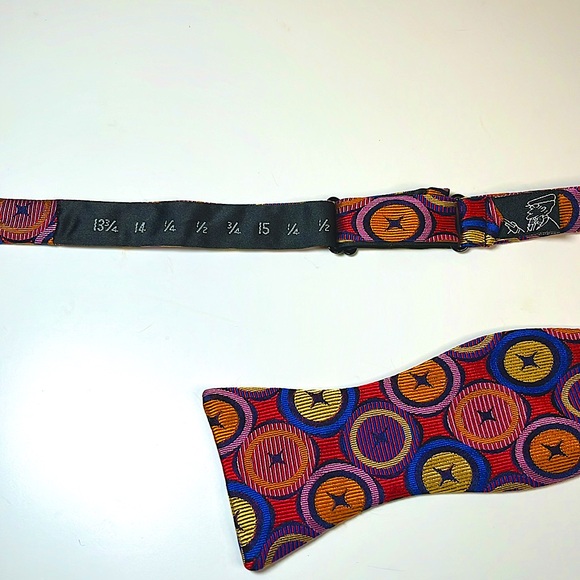 💚GJ Cahn Hand Made All Silk Men’s Fun Geometric Colorful Adjustable Bow Tie - Picture 3 of 7